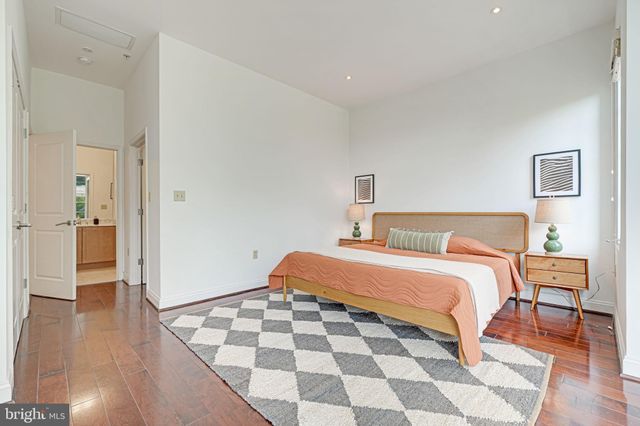 $1,000,000 | 2200 17th Street Northwest, Unit 201, Washington, DC 20009