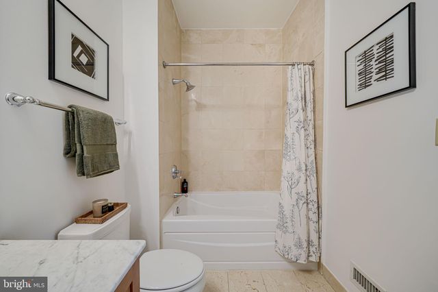 $1,000,000 | 2200 17th Street Northwest, Unit 201, Washington, DC 20009