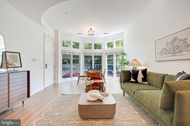 $1,000,000 | 2200 17th Street Northwest, Unit 201, Washington, DC 20009