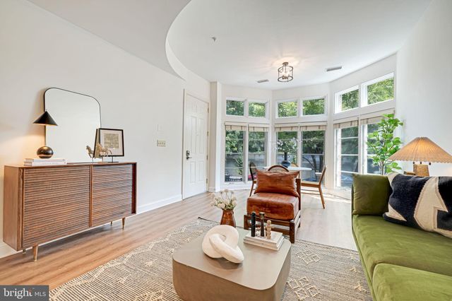 $1,000,000 | 2200 17th Street Northwest, Unit 201, Washington, DC 20009