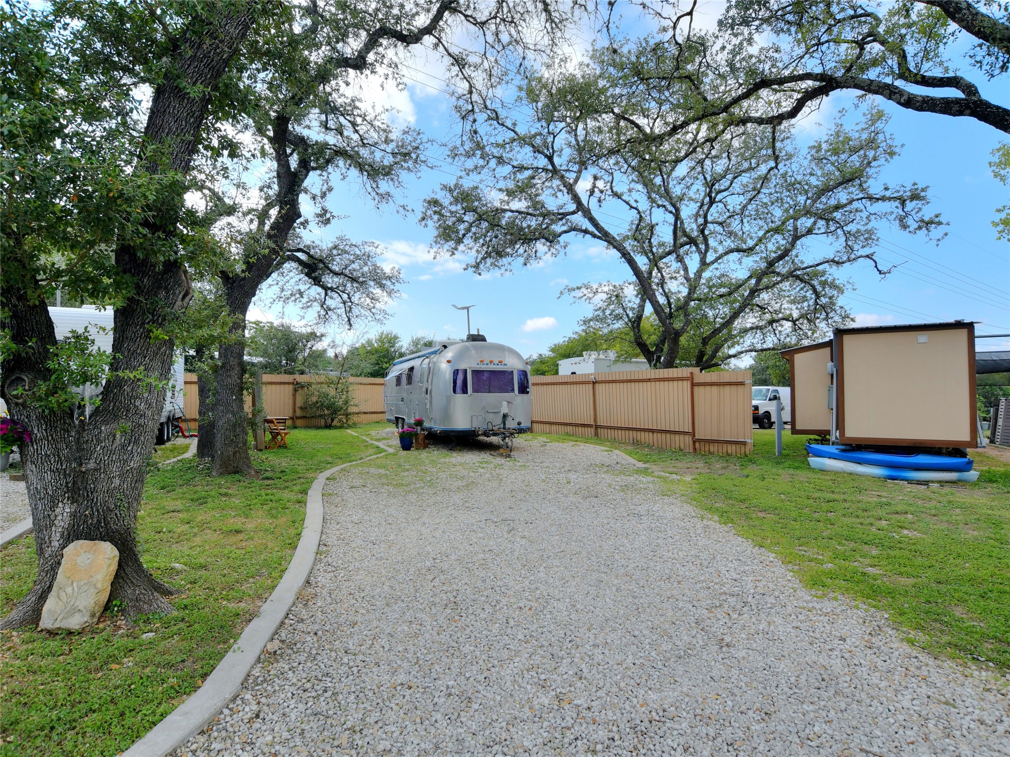 1702 Saracen Road Austin, TX 78733 - Photo 13 of 27