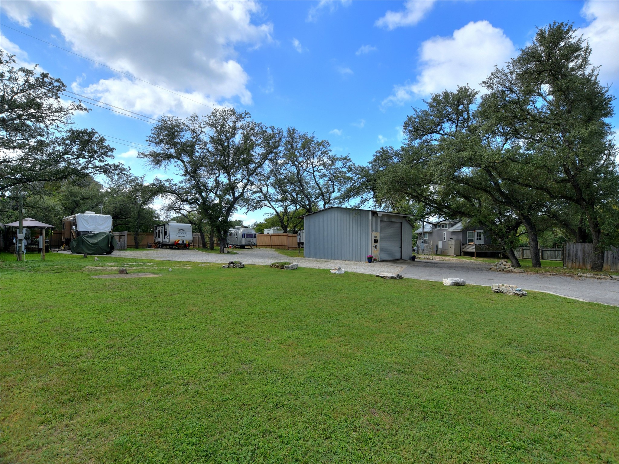 1702 Saracen Road Austin, TX 78733 - Photo 16 of 27