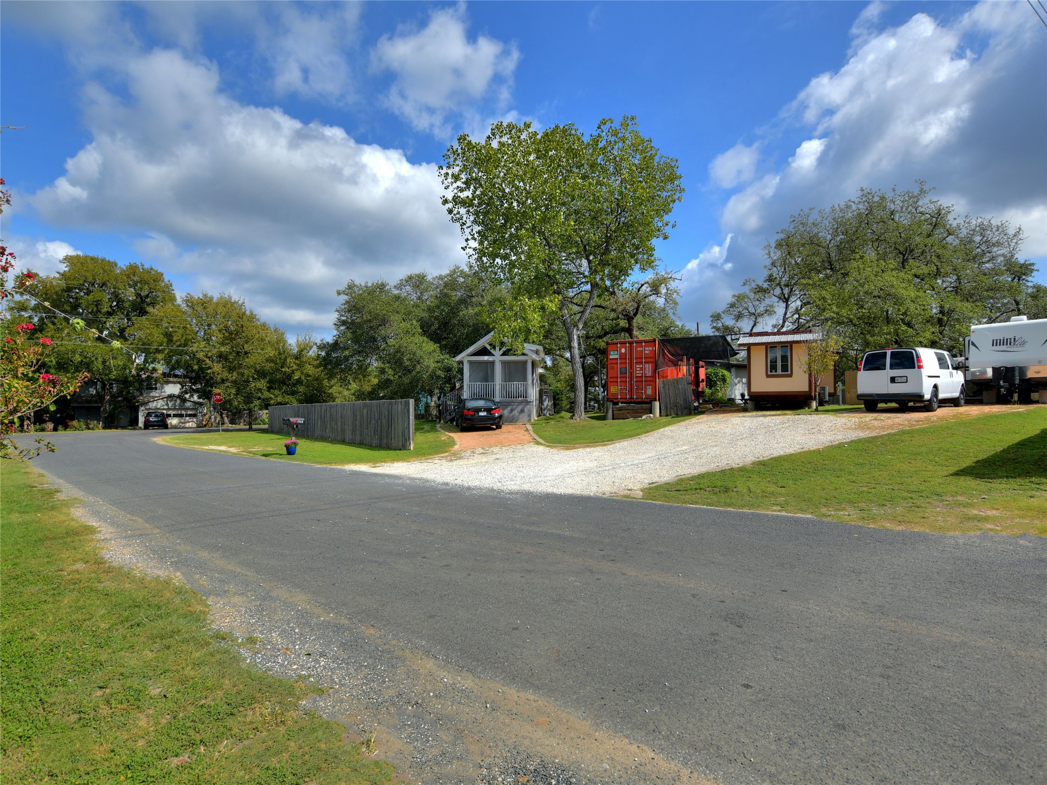 1702 Saracen Road Austin, TX 78733 - Photo 4 of 27