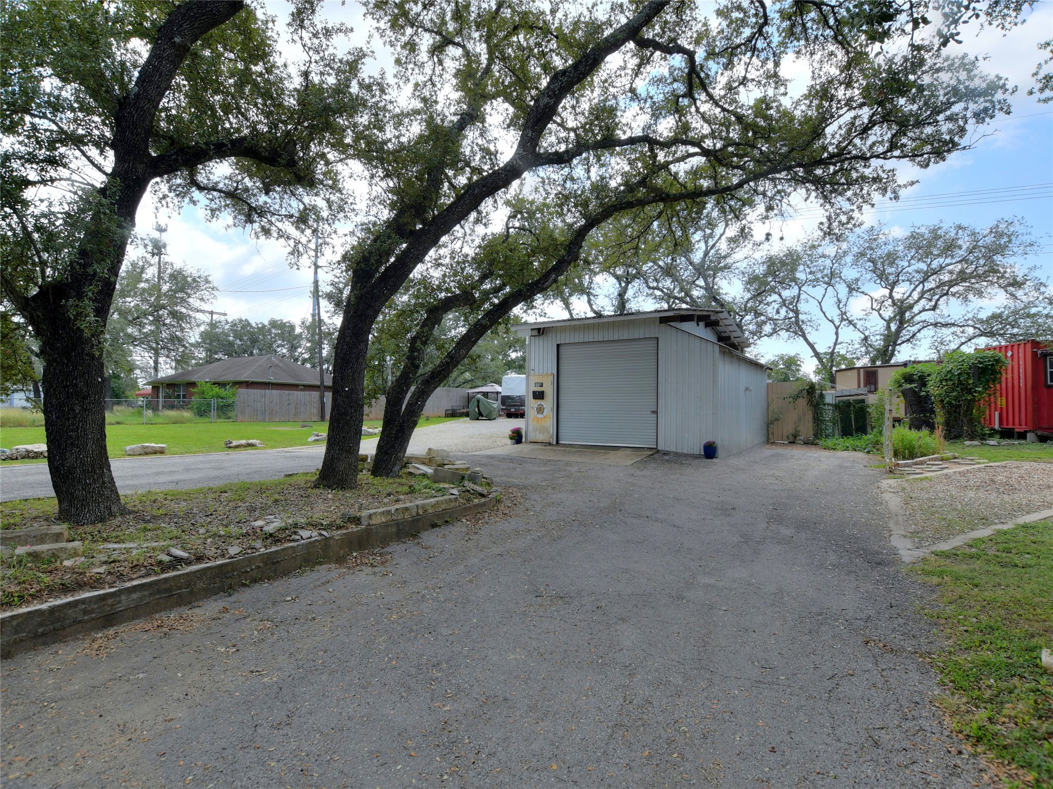 1702 Saracen Road Austin, TX 78733 - Photo 10 of 27