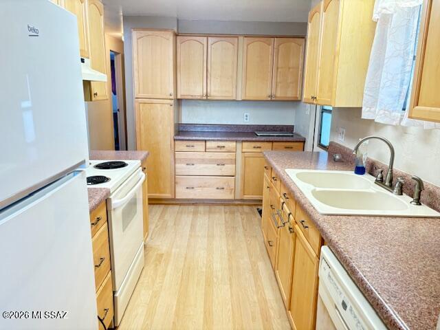 2711 South Box A Way Tucson, AZ 85713 - Photo 7 of 21 2711 Box A Kitchen 1