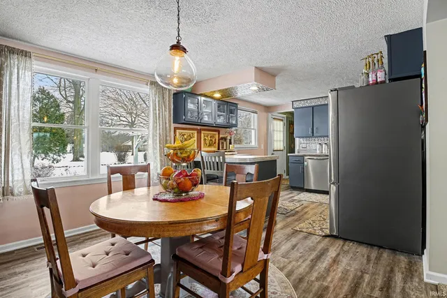 $299,900 | 19508 County Road 146, New Paris, IN 46553