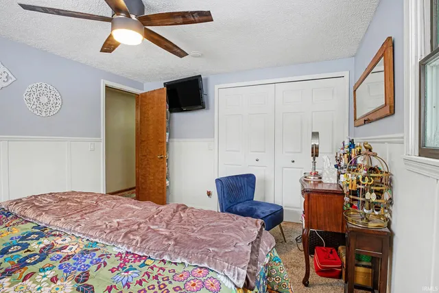 $299,900 | 19508 County Road 146, New Paris, IN 46553