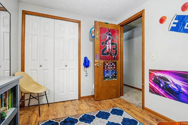 $299,900 | 19508 County Road 146, New Paris, IN 46553