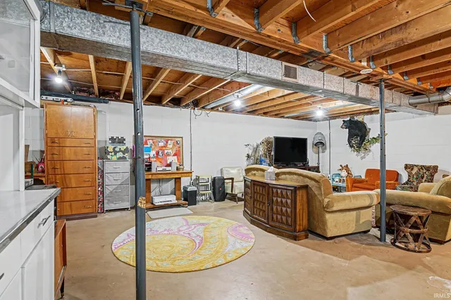 $299,900 | 19508 County Road 146, New Paris, IN 46553