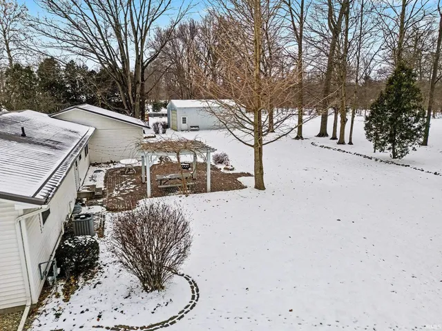 $299,900 | 19508 County Road 146, New Paris, IN 46553