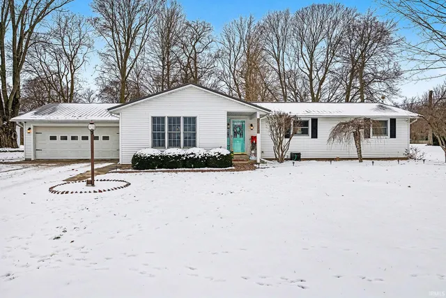 $299,900 | 19508 County Road 146, New Paris, IN 46553