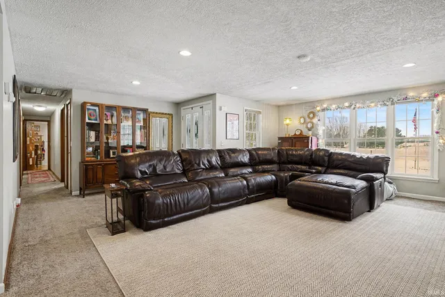 $299,900 | 19508 County Road 146, New Paris, IN 46553