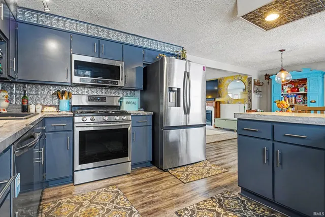 $299,900 | 19508 County Road 146, New Paris, IN 46553