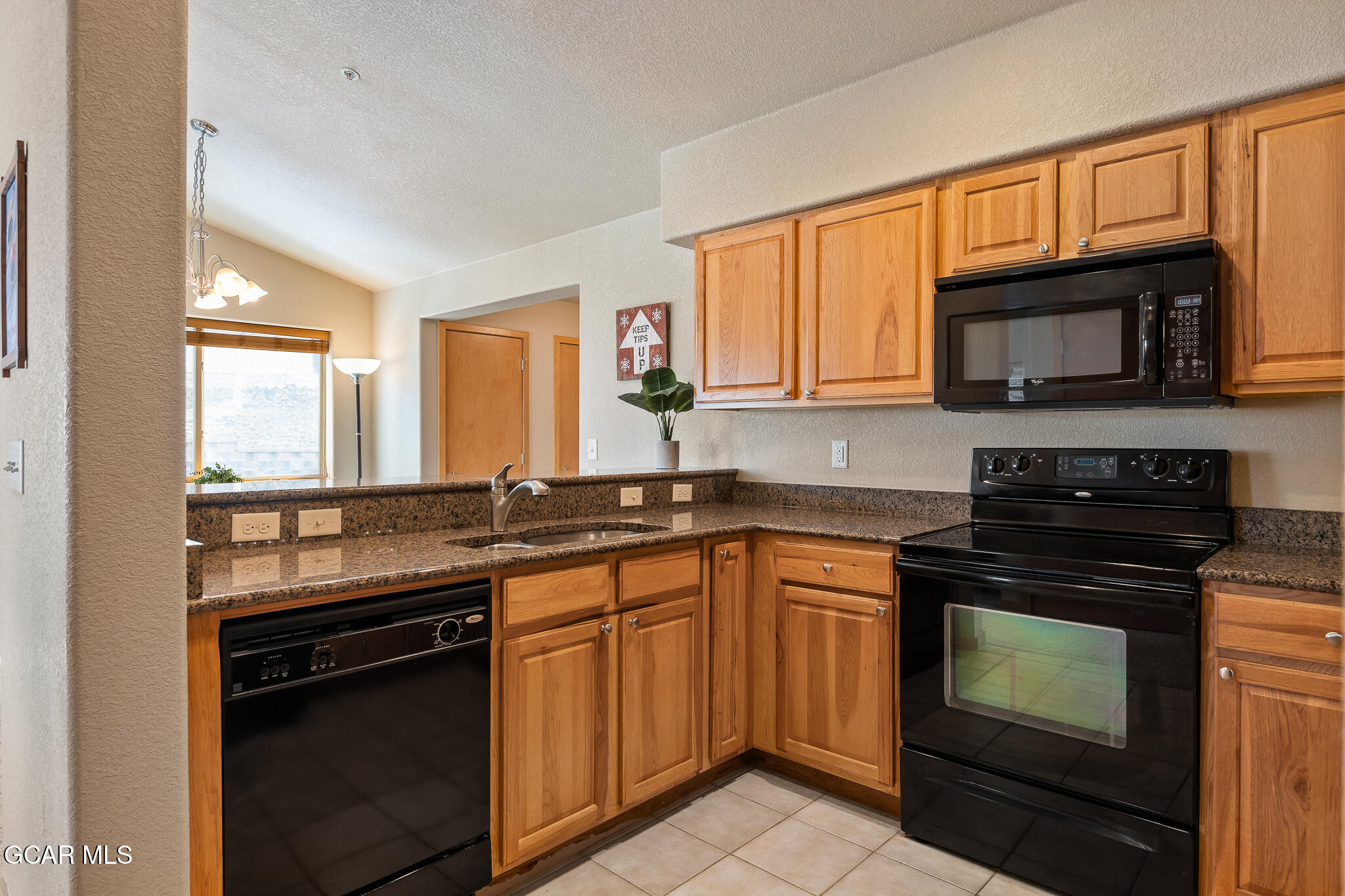 160 Sterling Loop, Unit 304 Fraser, CO 80442 - Photo 11 of 36 Mountain Condo Kitchen