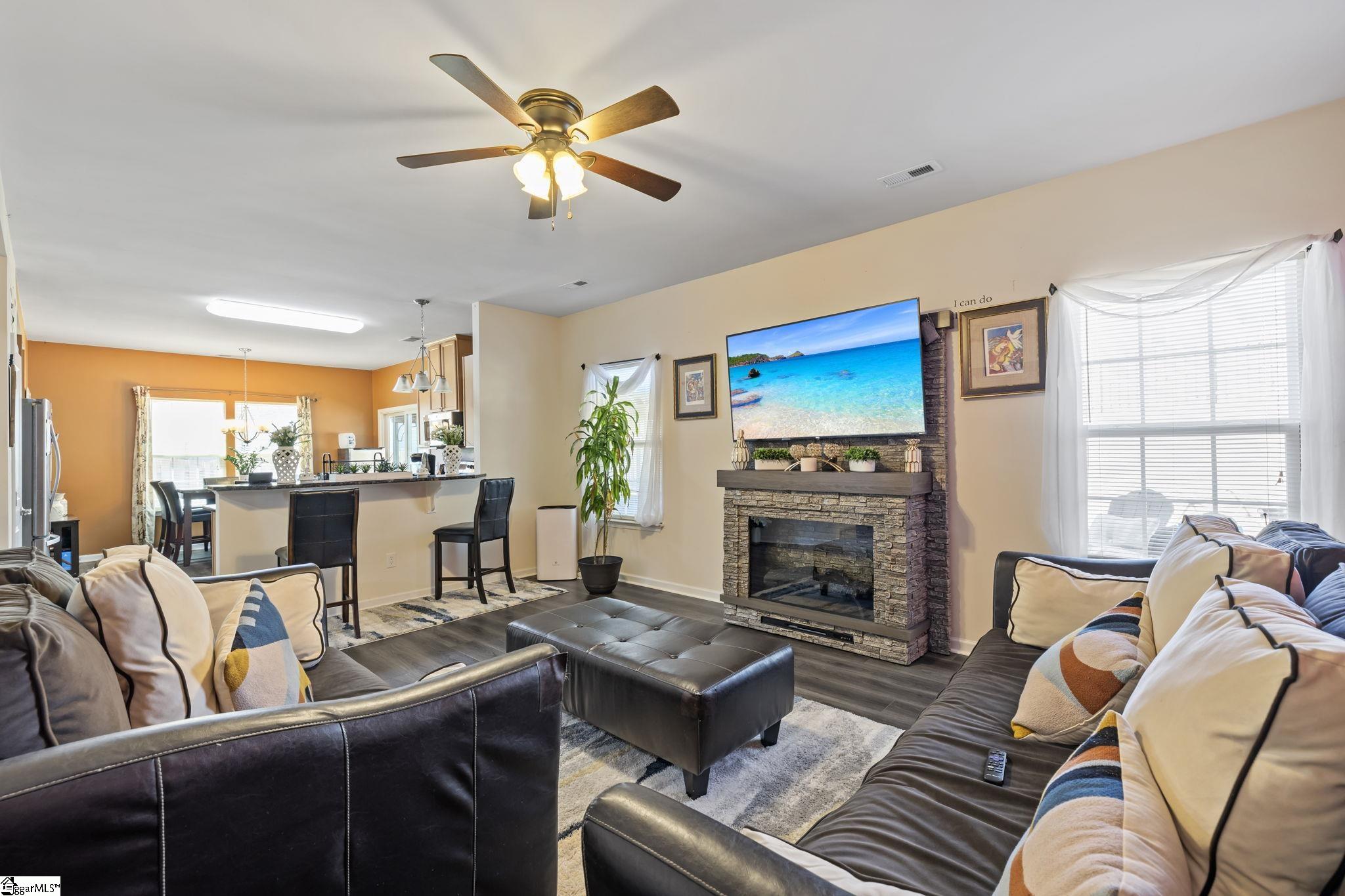 730 Ethridge Point Boiling Springs, SC 29316 - Photo 7 of 39 Gallery Image 7