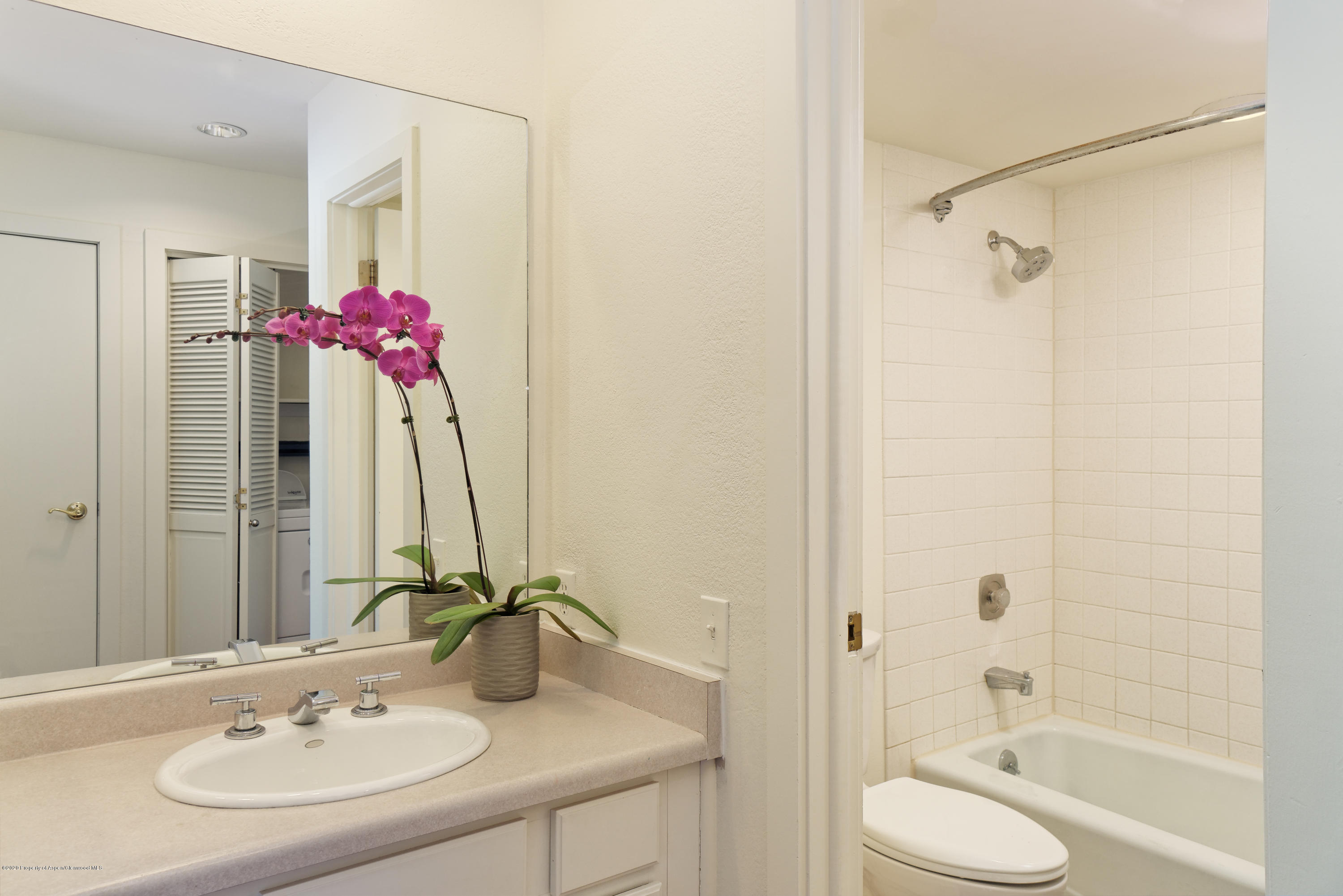 201 Meadow Ranch Road, Unit D6 Snowmass Village, CO 81615 - Photo 12 of 20 201MeadowRanchDr_HiRes_052120_05