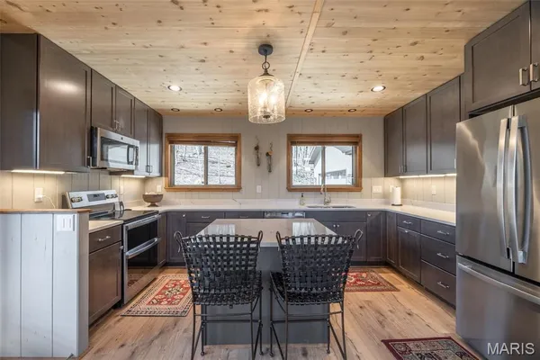 $1,895,000 | 370 Alpine Bend Drive, Wright City, MO 63390