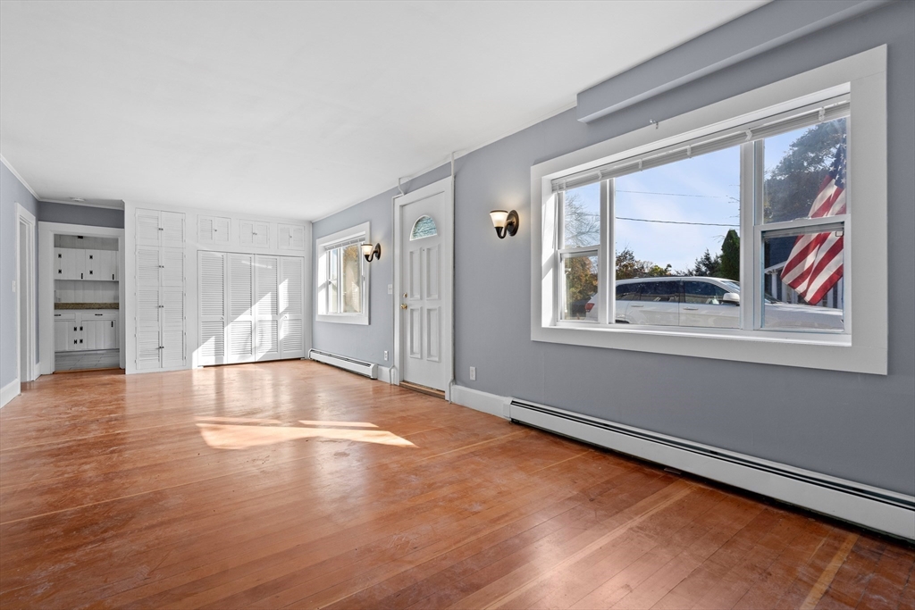 9 Maple Circle Marblehead, MA 01945 - Photo 3 of 28 Gallery Image 3