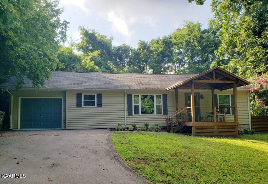 110 Stonewall Drive Southeast, Knoxville, TN 37920 Compass