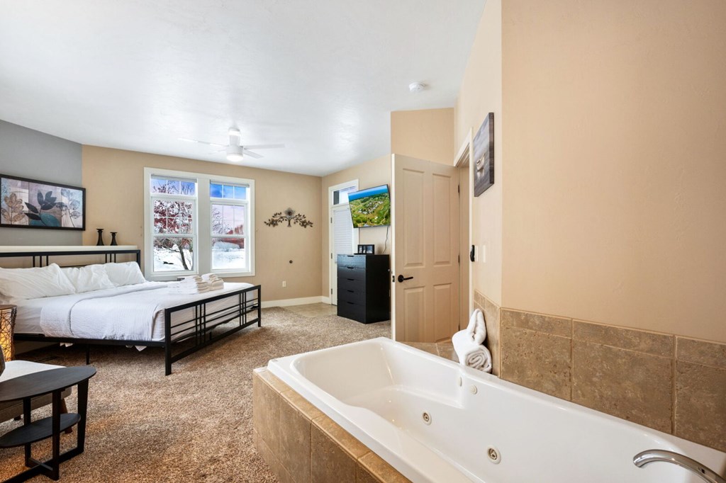 5282 Horseshoe Bay Road, Unit 1 Egg Harbor, WI 54209 - Photo 6 of 10