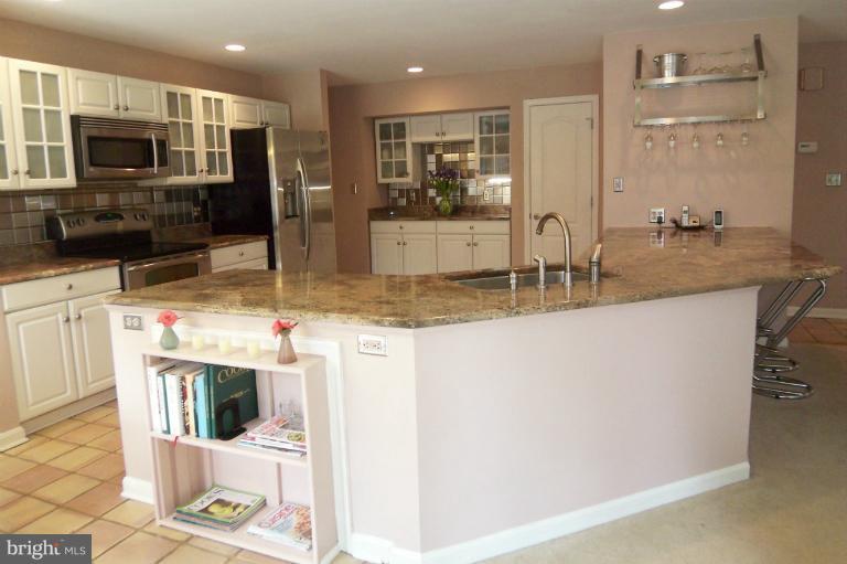1801 Parsonage Road Parkton, MD 21120 - Photo 14 of 30 Large Center Isle