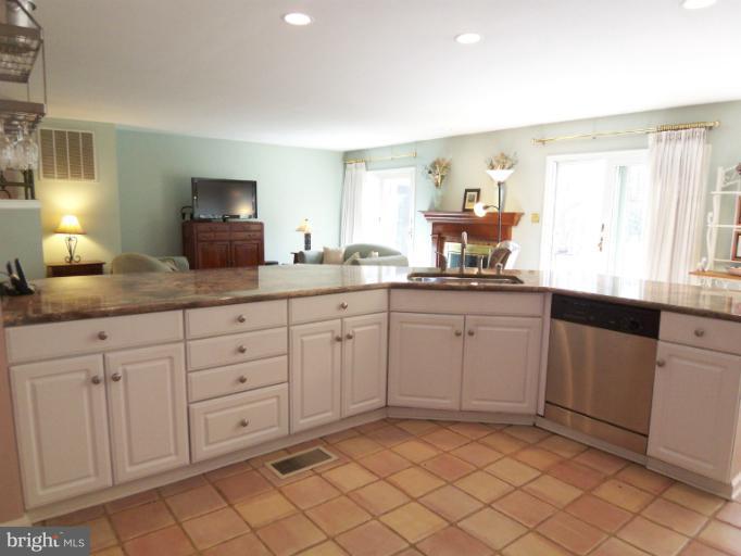 1801 Parsonage Road Parkton, MD 21120 - Photo 3 of 30 Kitchen