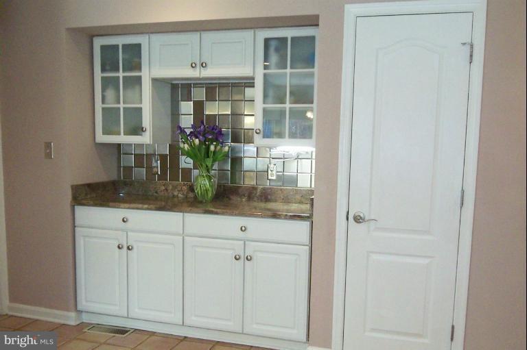 1801 Parsonage Road Parkton, MD 21120 - Photo 10 of 30 Kitchen Coffee Bar