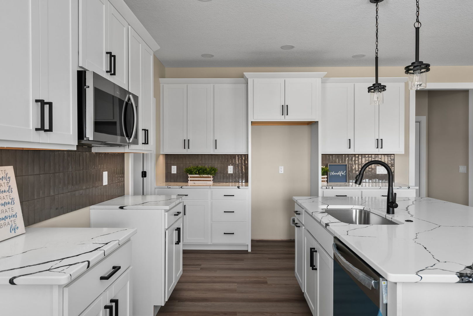 1218 South 2nd Street Eldridge, IA 52748 - Photo 11 of 39