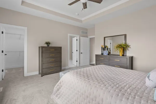 $564,900 | 1218 South 2nd Street, Eldridge, IA 52748