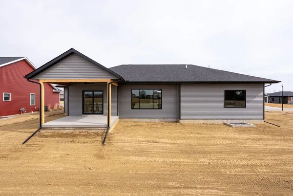 $564,900 | 1218 South 2nd Street, Eldridge, IA 52748