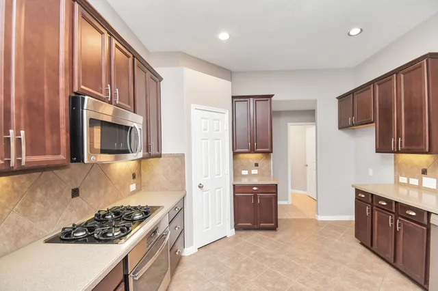 $2,500 | 17311 Elverson Oaks Drive, Tomball, TX 77377