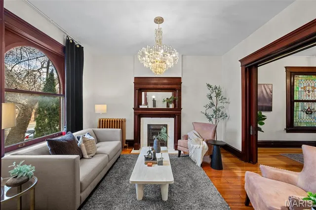 $599,000 | 3728 Arsenal Street, St. Louis, MO 63116