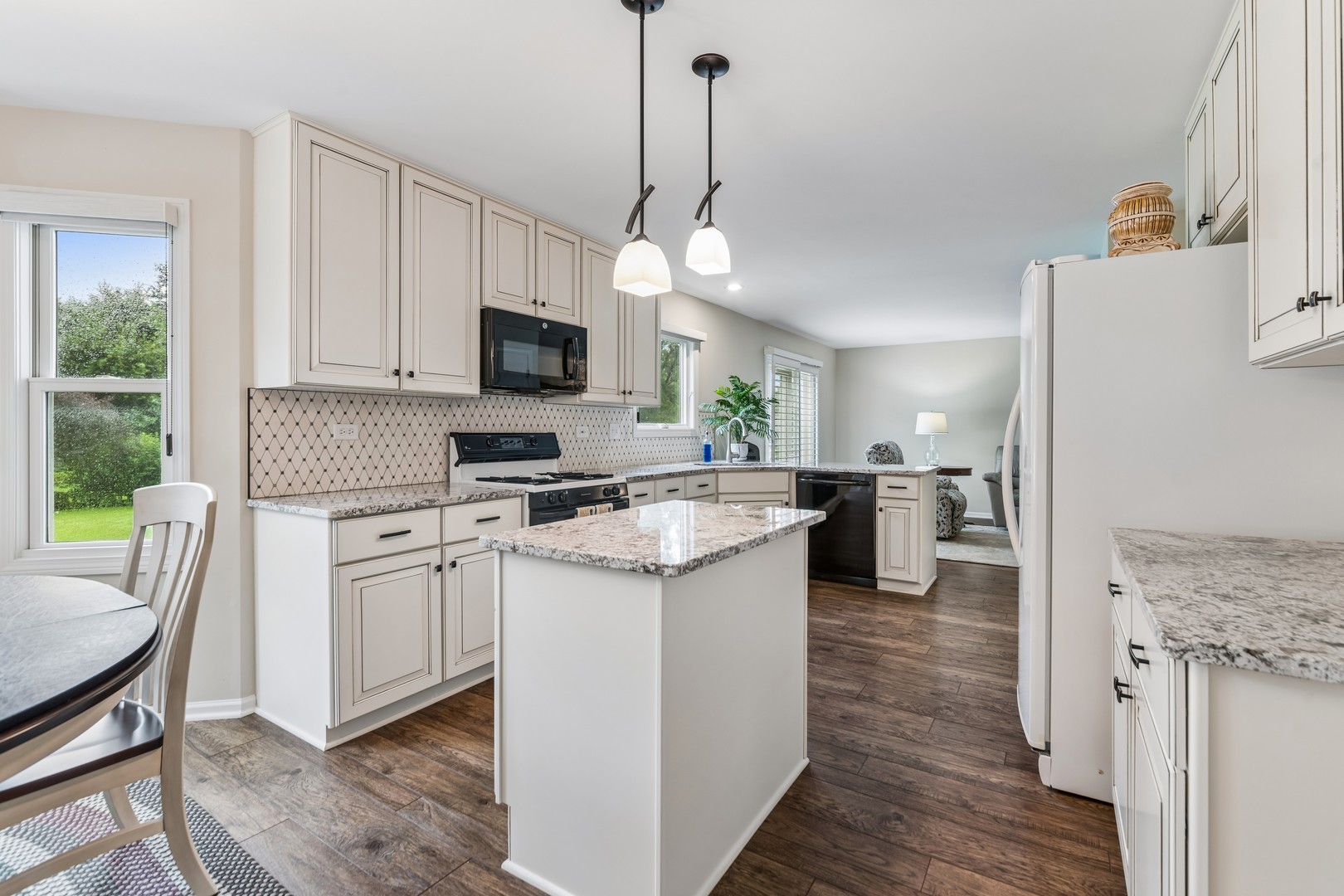 2860 Weld Road Elgin, IL 60124 - Photo 7 of 20 Gallery Image 7