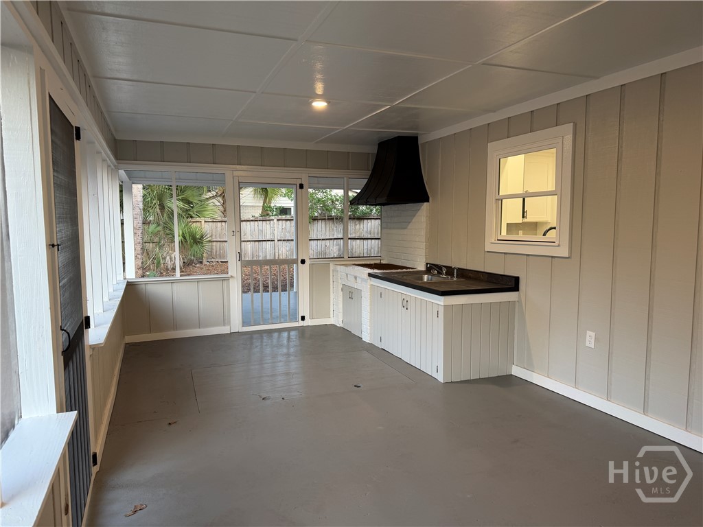 364 Island Road Savannah, GA 31406 - Photo 5 of 47