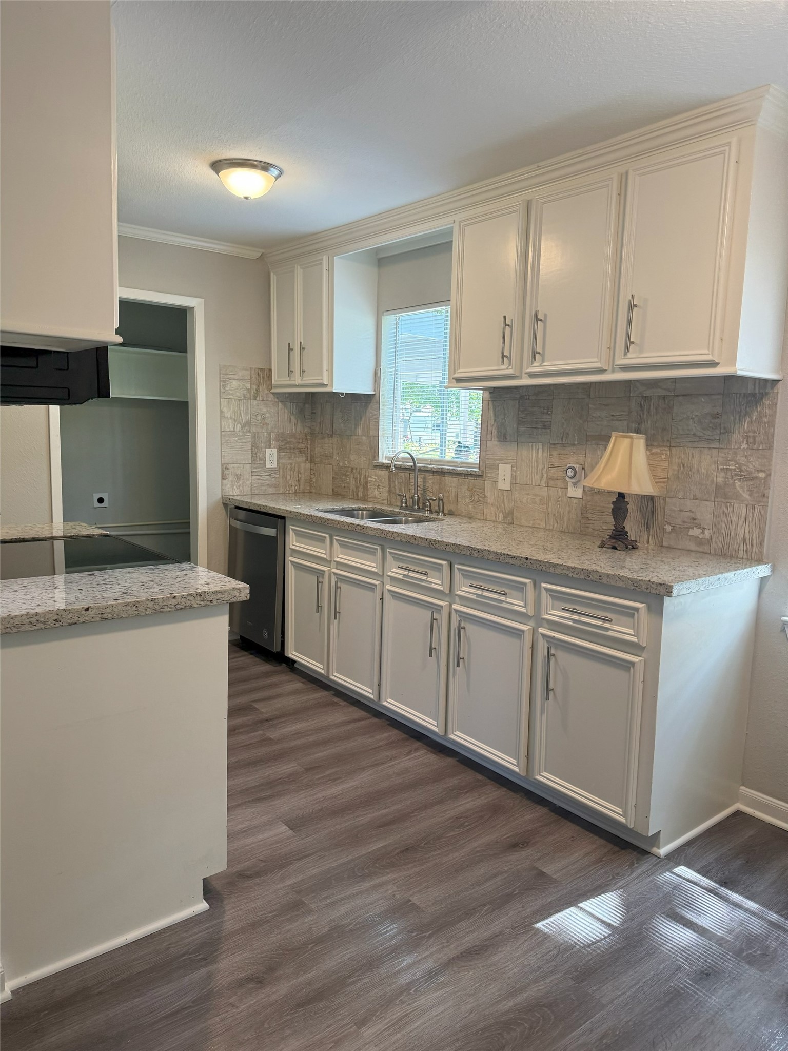 410 Shirlington Road Conroe, TX 77316 - Photo 6 of 13