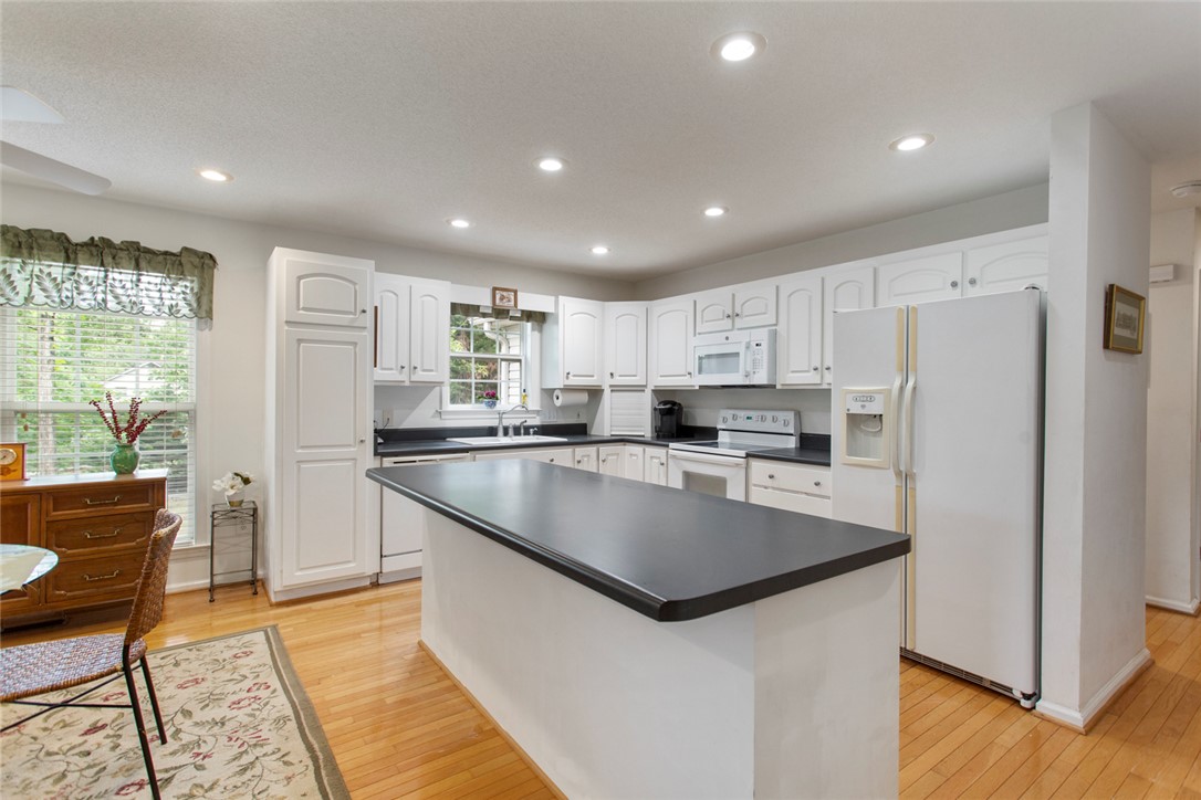 802 Pebble Lane Anderson, SC 29621 - Photo 8 of 47