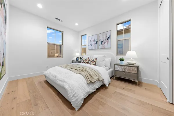 $12,500 | 206 Collino, Irvine, CA 92602