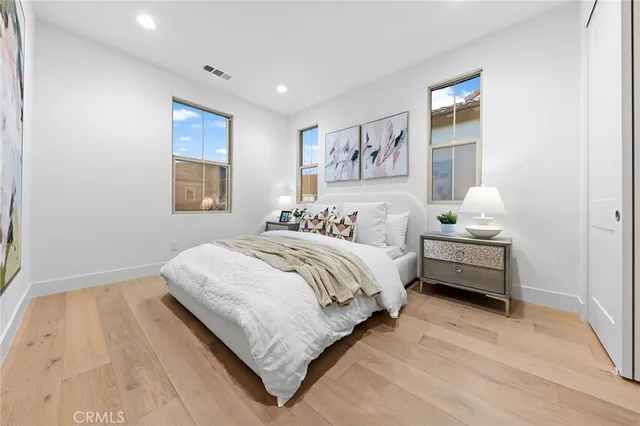 $12,500 | 206 Collino, Irvine, CA 92602