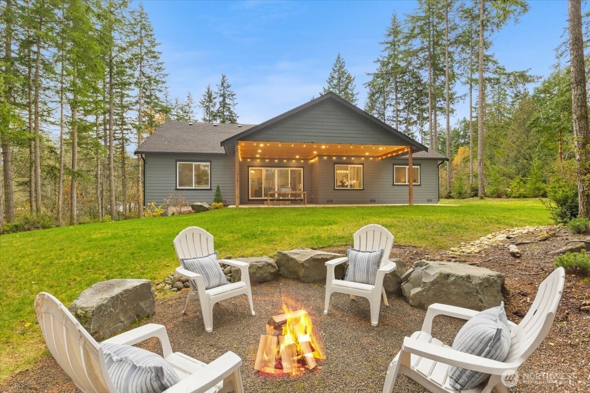 11618 Sidney Road Southwest Port Orchard, WA 98367 - Photo 3 of 40 Gallery Image 3