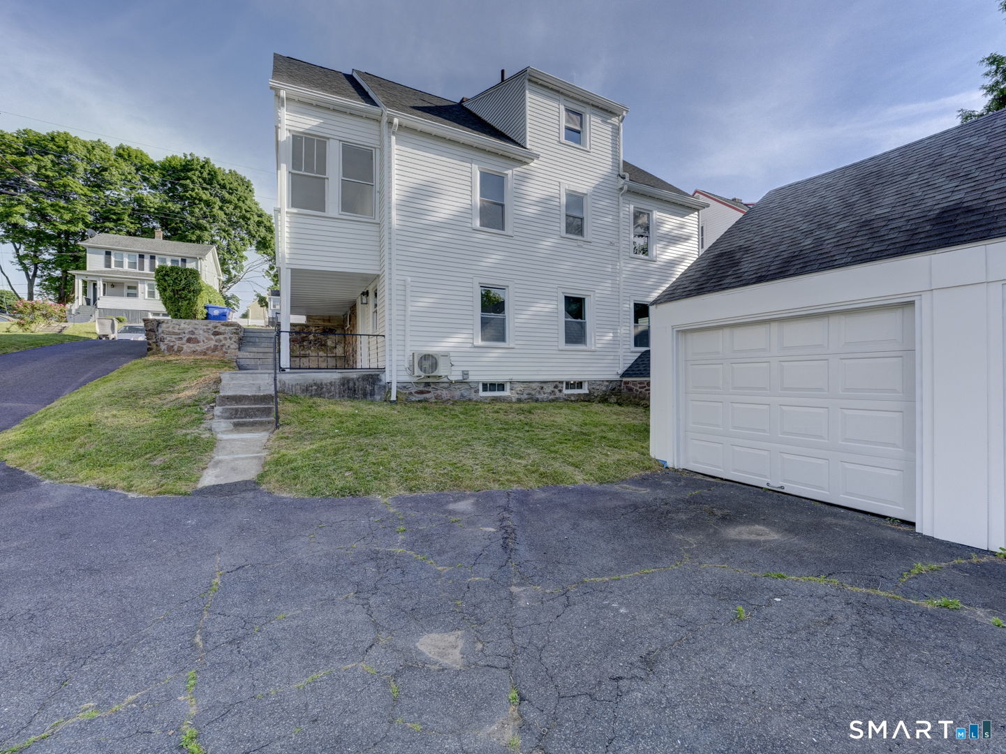 44 Colony Street Bristol, CT 06010 - Photo 5 of 34
