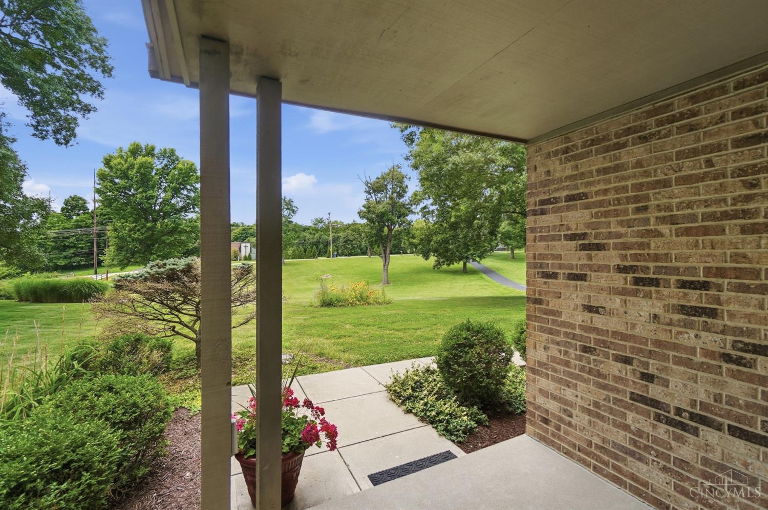 1460 Ebenezer Road Cincinnati, OH 45233 - Photo 9 of 61