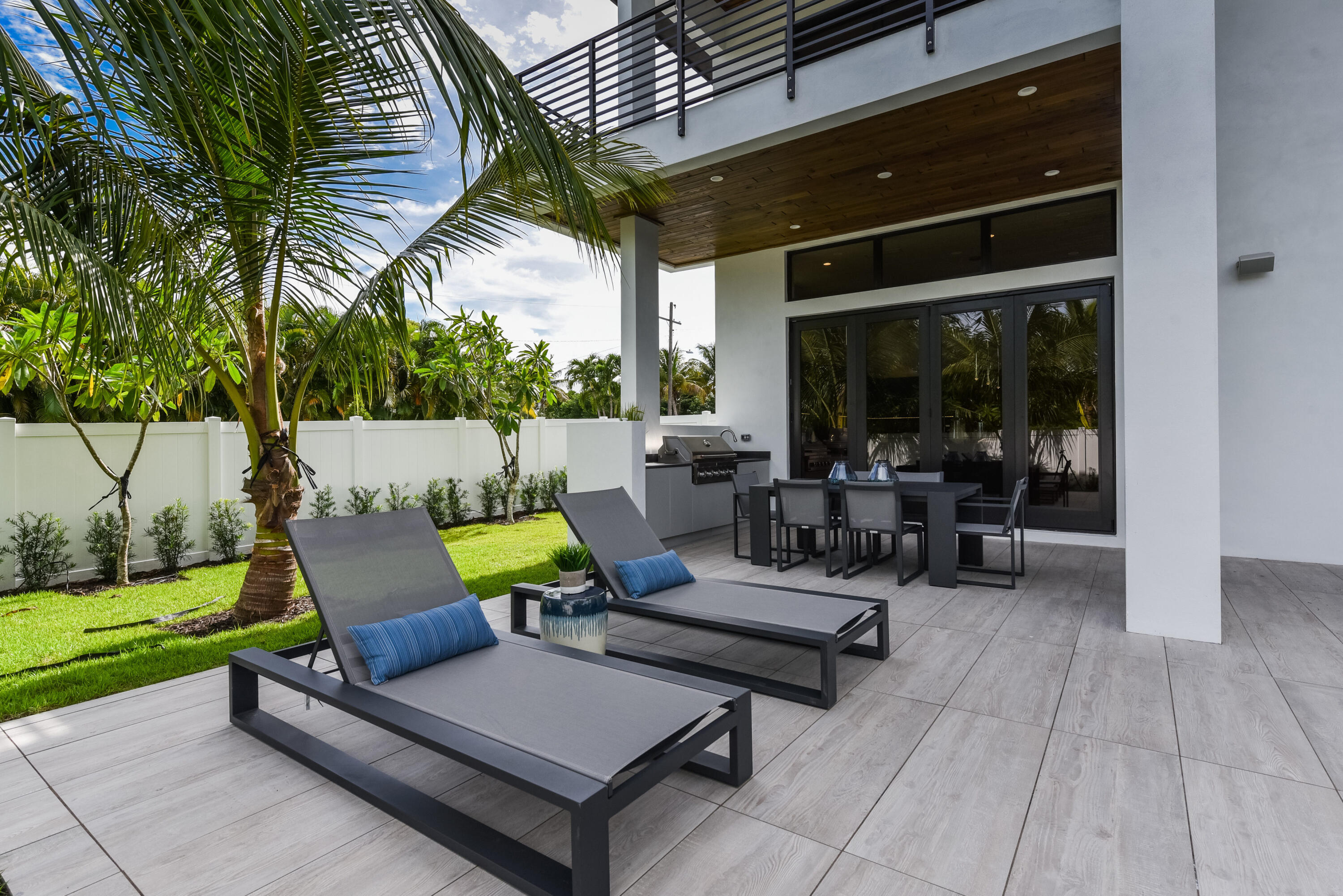 3093 Banyan Road Boca Raton, FL 33432 - Photo 2 of 23 2