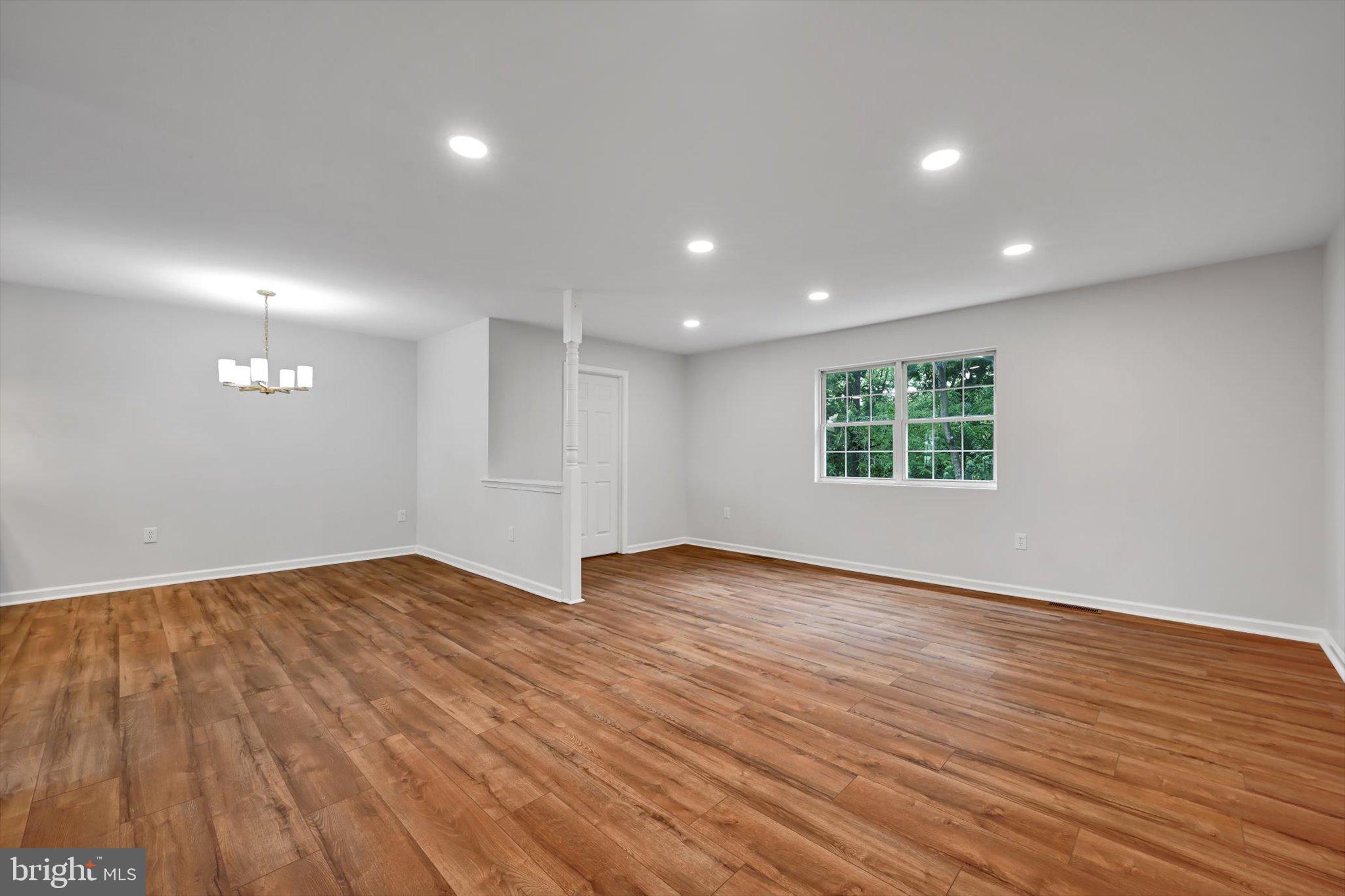 382 Crosswinds Drive Lititz, PA 17543 - Photo 4 of 31