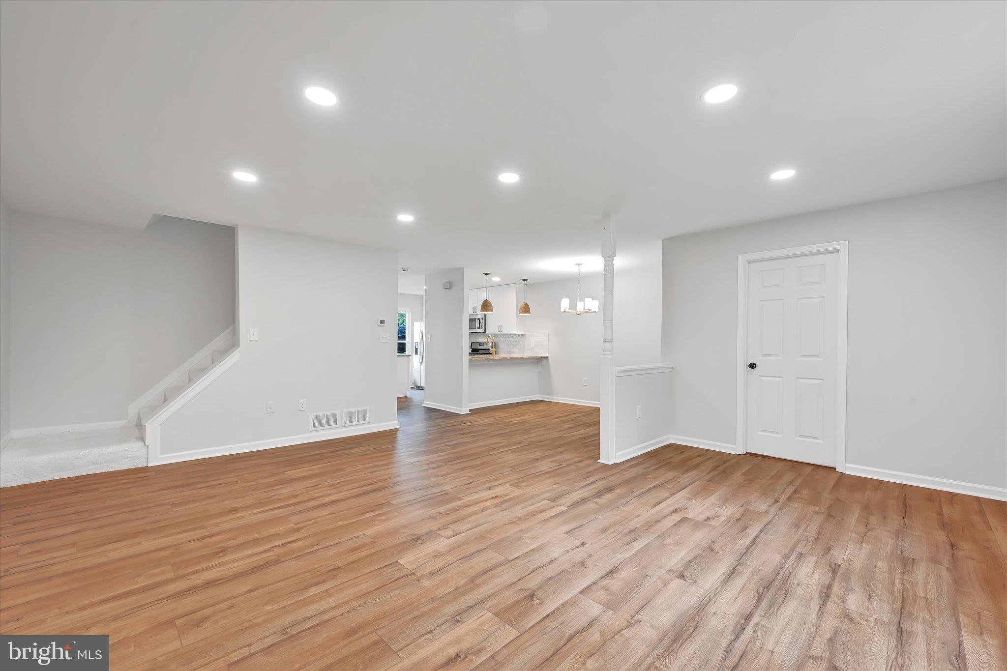 382 Crosswinds Drive Lititz, PA 17543 - Photo 7 of 31