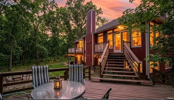 $900,000 | 26550-26552 Waverly Road, Paola, KS 66071