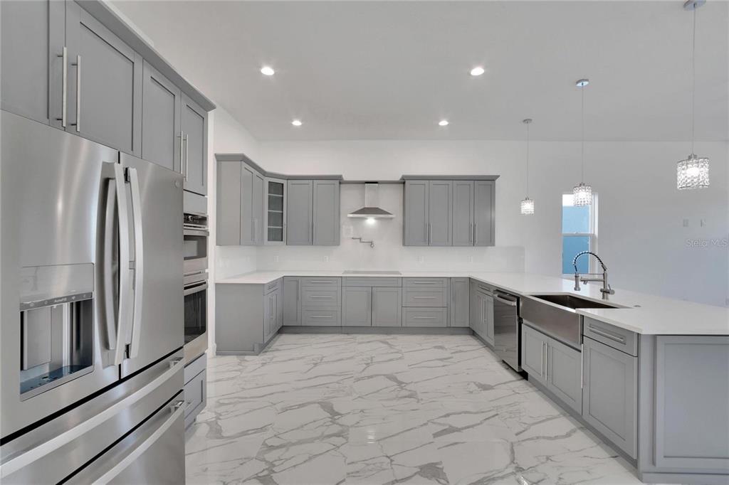 6516 Simone Shores Circle Apollo Beach, FL 33572 - Photo 14 of 19