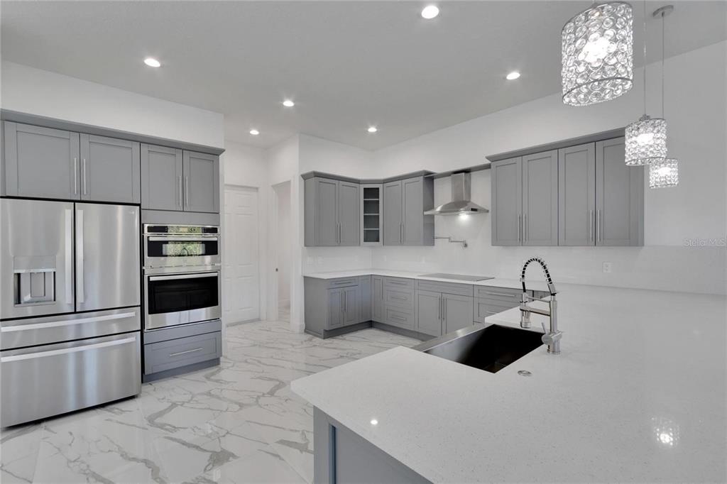 6516 Simone Shores Circle Apollo Beach, FL 33572 - Photo 15 of 19