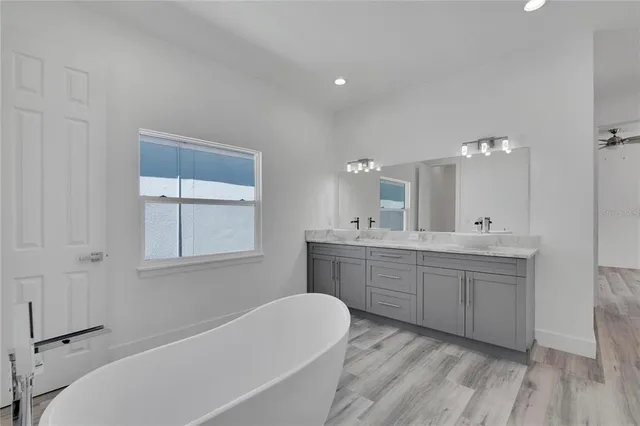 $749,000 | 6516 Simone Shores Circle, Apollo Beach, FL 33572