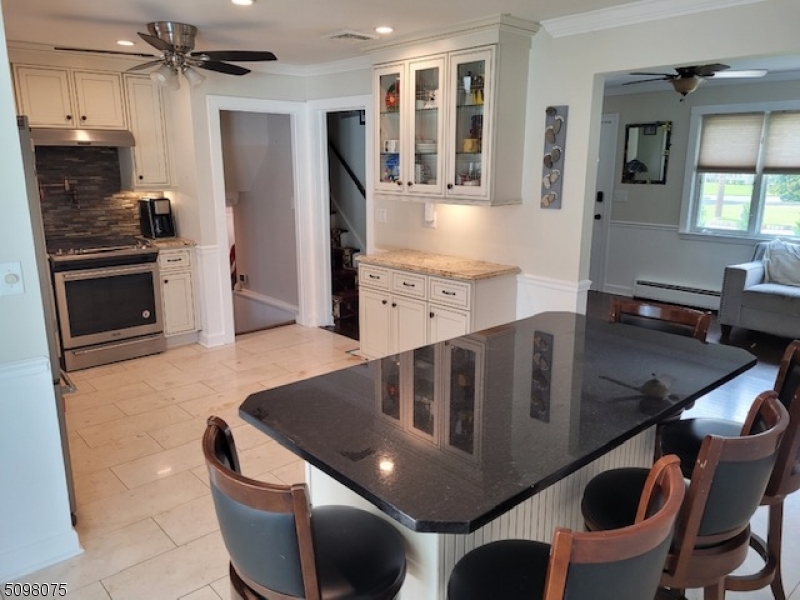 112 Sand Road Fairfield, NJ 07004 - Photo 7 of 19