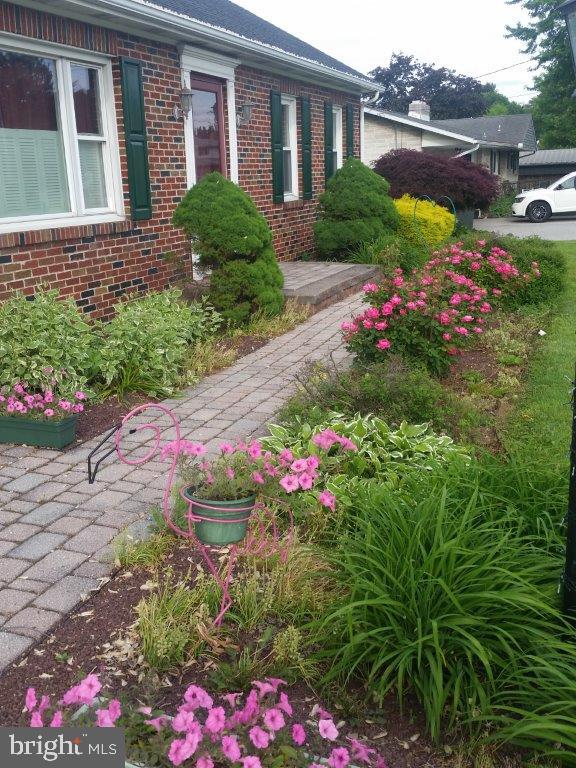 851 Cape Horn Road York, PA 17402 - Photo 2 of 56 Gallery Image 2